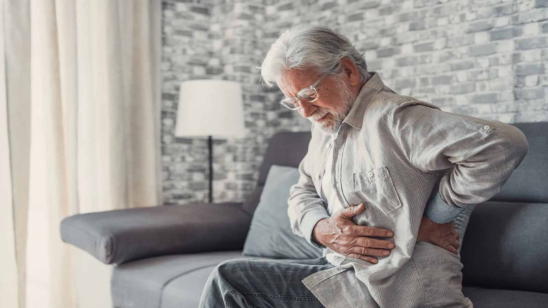 Tổ yến bổ sung canxi giúp giảm đau mỏi lưng ở người già